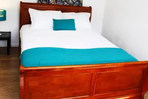 Spacious 4 Bed Home in Milton Keynes -free Parking - Image 3