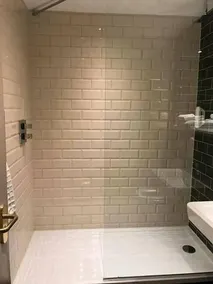 The George Hotel - Image 2