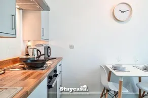 Central & Bright 1br Apt W Great Transport Links - Image 4