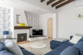 Casa de Sueños By Aldertons - Image 2