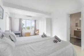 Échappée ensoleillée à Moraira dans une villa pour 8 - Image 2
