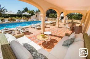 Abahana Villas Summertime - Image 2