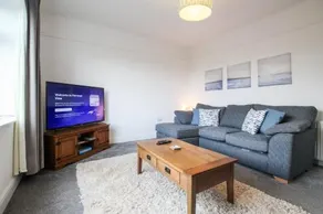 25min to Liverpool. Sleeps 6. Lovely Views - Image 3