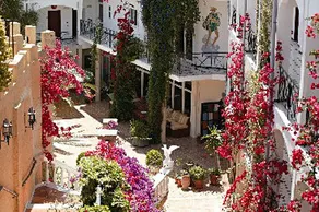 Castello di Rodi Hotel - Image 3