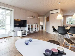 7 Person Holiday Home in Hals - Image 3