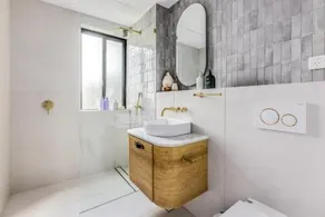 Kahlo Bondi Luxury Escape 2 Bedroom Furnished Apartments - Image 3