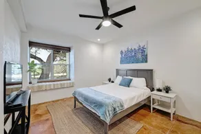 Luxury Lakefront Escape on Lake Travis - Image 3