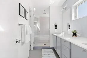 NEW 3BR Great Location Queen Anne W Rooftop - Image 3