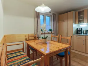 Central Apartment with Balcony, Terrace, Garden, Deckchairs - Image 5