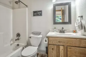 4BD Quiet Ranch Setting Historical Canyon Views - Image 5