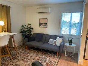 Newly renovated modern and cosy one bedroom condo with full kitchen and lounge - Image 3