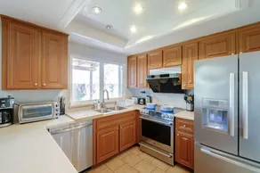@ Marbella Lane 4BR Home Away From Home Ldry - Image 5