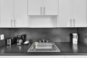 Garden Suite 9-hosted by Sweetstay - Image 4