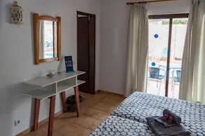 Blue Wave GuestHouse - Image 2