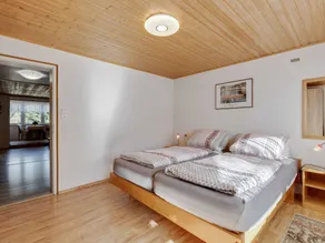 Bright Holiday Home In Schonbrunn With Garden - Image 5