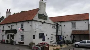 Donegal Court Yard - Image 3