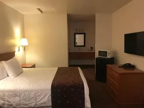 Woodburn Inn - Image 4