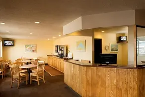 Superior Inn - Image 3