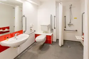 Garner Hotel Wolverhampton By Ihg - Image 3