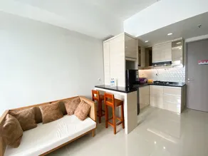 Modern Look And Comfy 2Br Vasanta Innopark Apartment - Image 2
