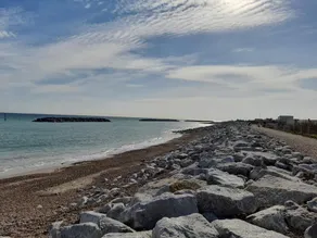Remarkable 2-bed Apartment Near Bognor Beaches - Image 3