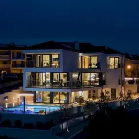 The Grand View Villa - Image 1
