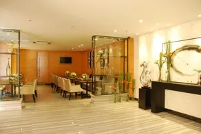 Chengdu Carmen Hotel - Image 2