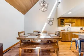 Newly Remodeled Condo on Golf Course w/Hot Tub, Bikes, & SHARC Passes - Dog OK - Image 5