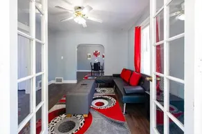 The Rubi Lounge Spacious Brooklyn Centre Modern Escape Near Downtown With Parking 300MB WiFi & Self Check In - Image 2
