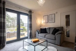 Modern 2 Bedroom House - Image 4