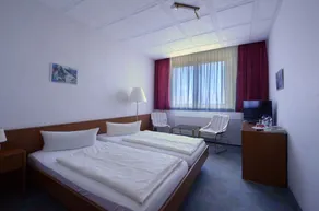Land gut Hotel Barbarossa - Image 2