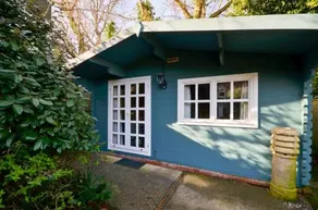 Red House - Image 5