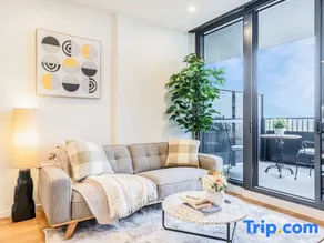 Stylish 1BR Apt in Ivanhoe with Free Parking - Image 2