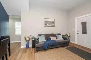Queen City Retreat 1 - Cozy Home for 6 Near Attractions & Restaurants - Image 4