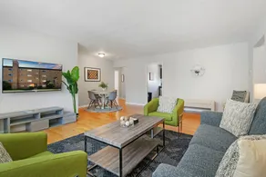 2BR Modern & Comfy Apt in Rogers Park - Image 2