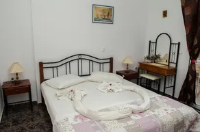 Yannis Pothoulakis Apartments - Image 3