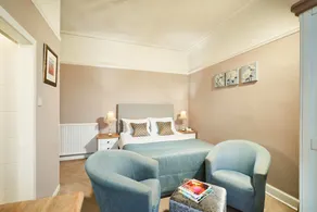 Poppies Hotel - Image 5