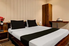 Elegant Stays in Downtown Bangalore - Image 4