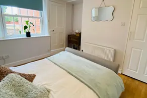 1 Bed-sleeps 4-garden-near Snetterton Circuit - Image 4
