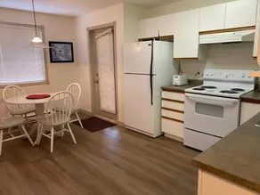 Kirton Suite - 1 Bed / 1 Bath Condo - Image 3