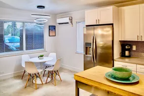 Walk to Wilton Drive - Spacious Quiet Villa 1 - Image 4