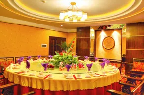 Zhujiangyuan Hotel Kunming - Image 2