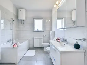 Apartment With Modern Decor and Spacious Garden, 3 km From the Beach - Image 4