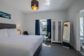 Cosy Wolf Bed & Breakfast - Image 4
