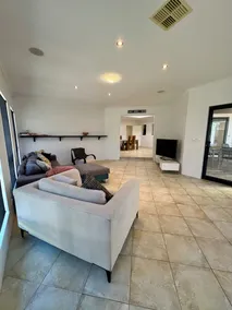 Seacrest Luxurious Holiday Home - Image 3