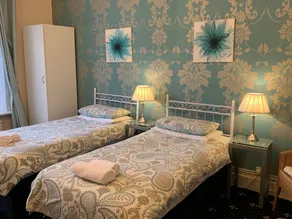Lyndricks House - Image 4
