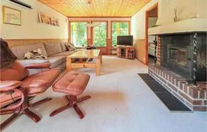 Stunning Home In rkelljunga With Kitchen - Image 3