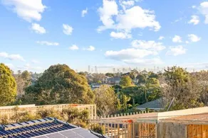 Exquisite 2BR Townhouse In The Heart of Doncaster - Image 5