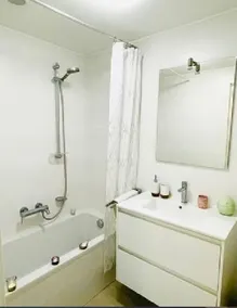 Cosy 1 bedroom in City Center w Terrace - Image 3