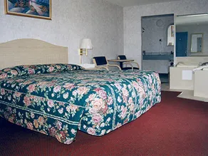 Passport Inn & Suites - Image 3